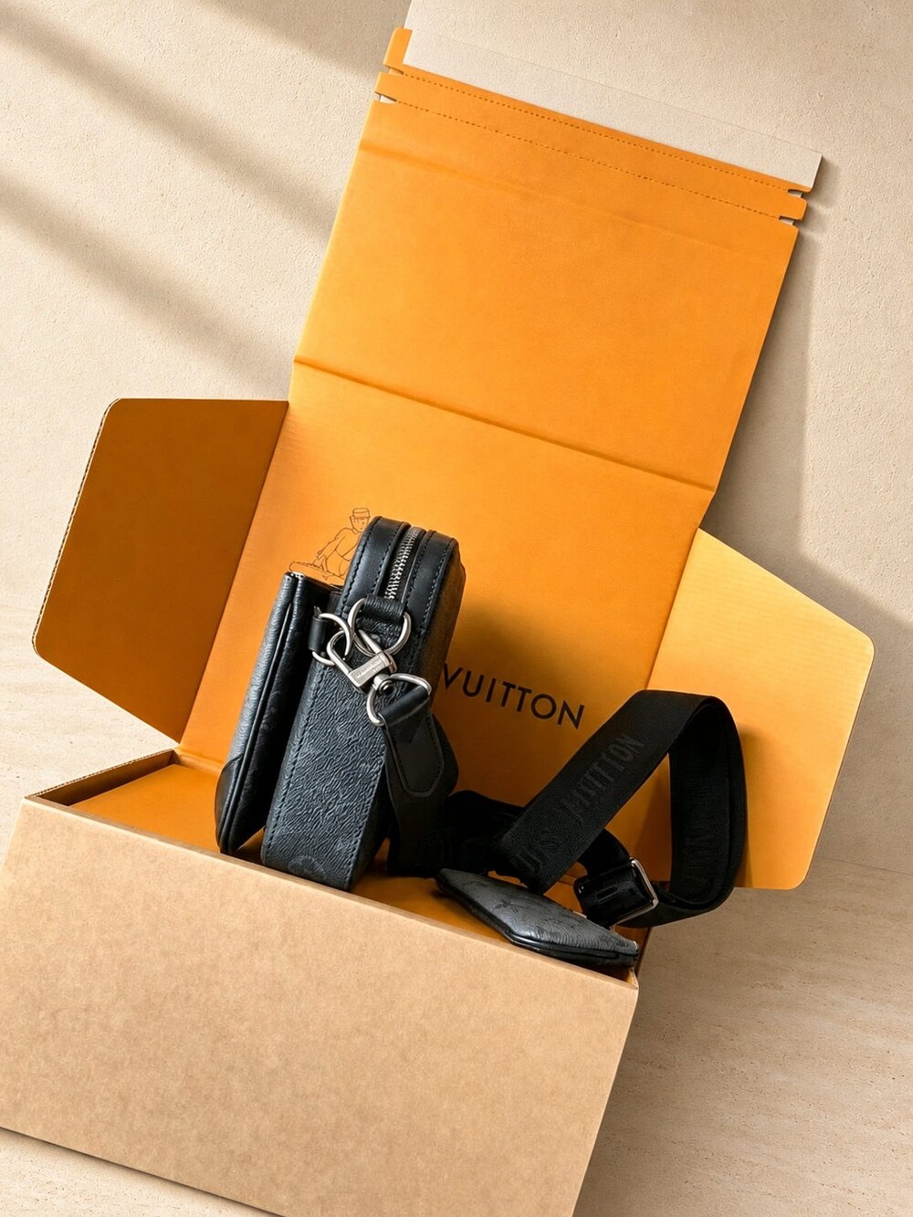 Louis Vuitton Trio Monogram Eclipse Reverse Messenger Bag - Picture 8 of 8